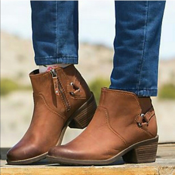 Teva Shoes - Teva Foxy Leather Ankle Booties Size 8